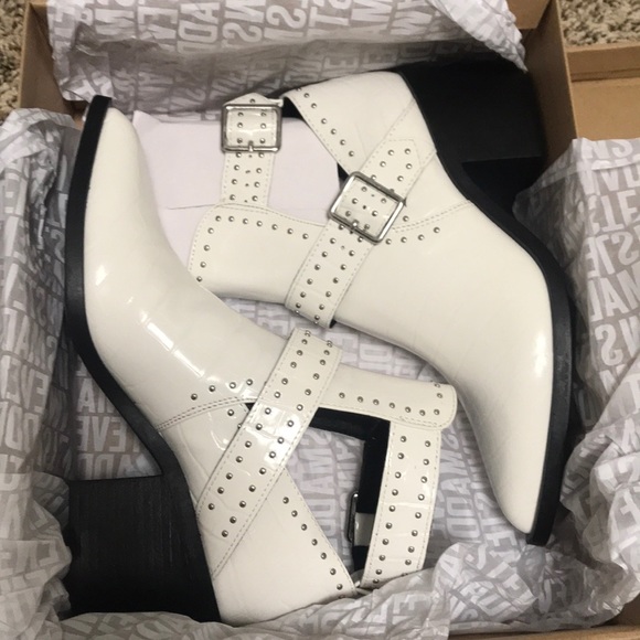 COPY - Steve Madden Andy White Croc Bootie - Picture 2 of 5